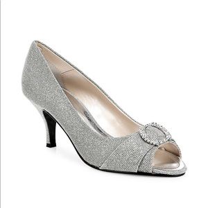 NEW Caparros Nohr Silver Peep-toe Classic Pumps